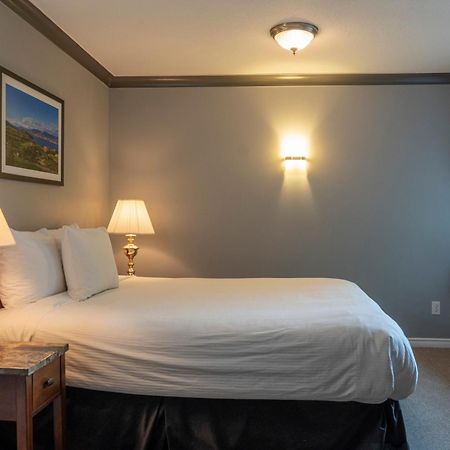 Tiki Shores Inn & Suites Pentiction Zewnętrze zdjęcie