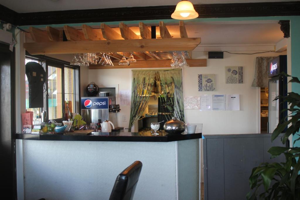 Tiki Shores Inn & Suites Pentiction Zewnętrze zdjęcie