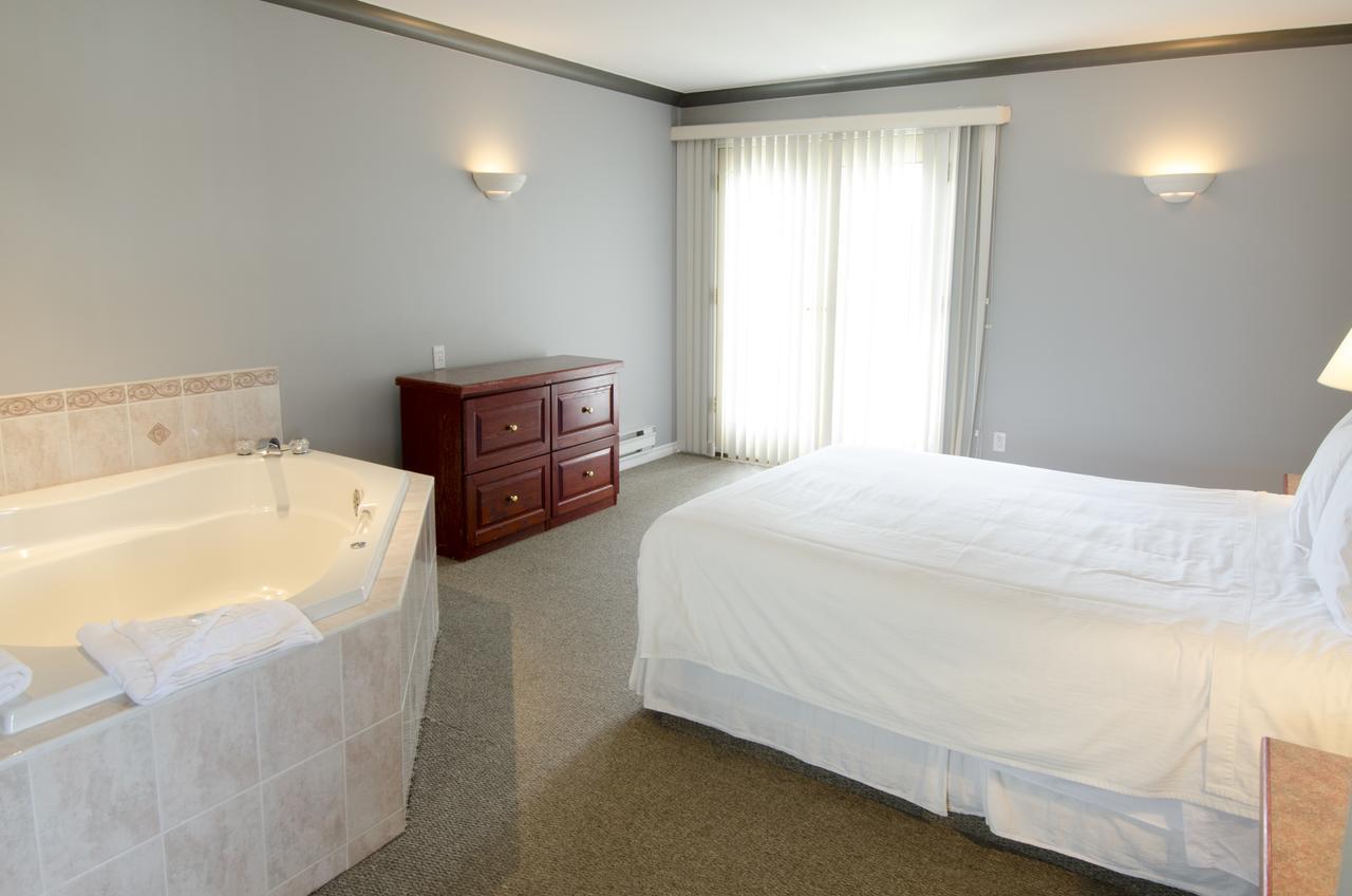 Tiki Shores Inn & Suites Pentiction Zewnętrze zdjęcie
