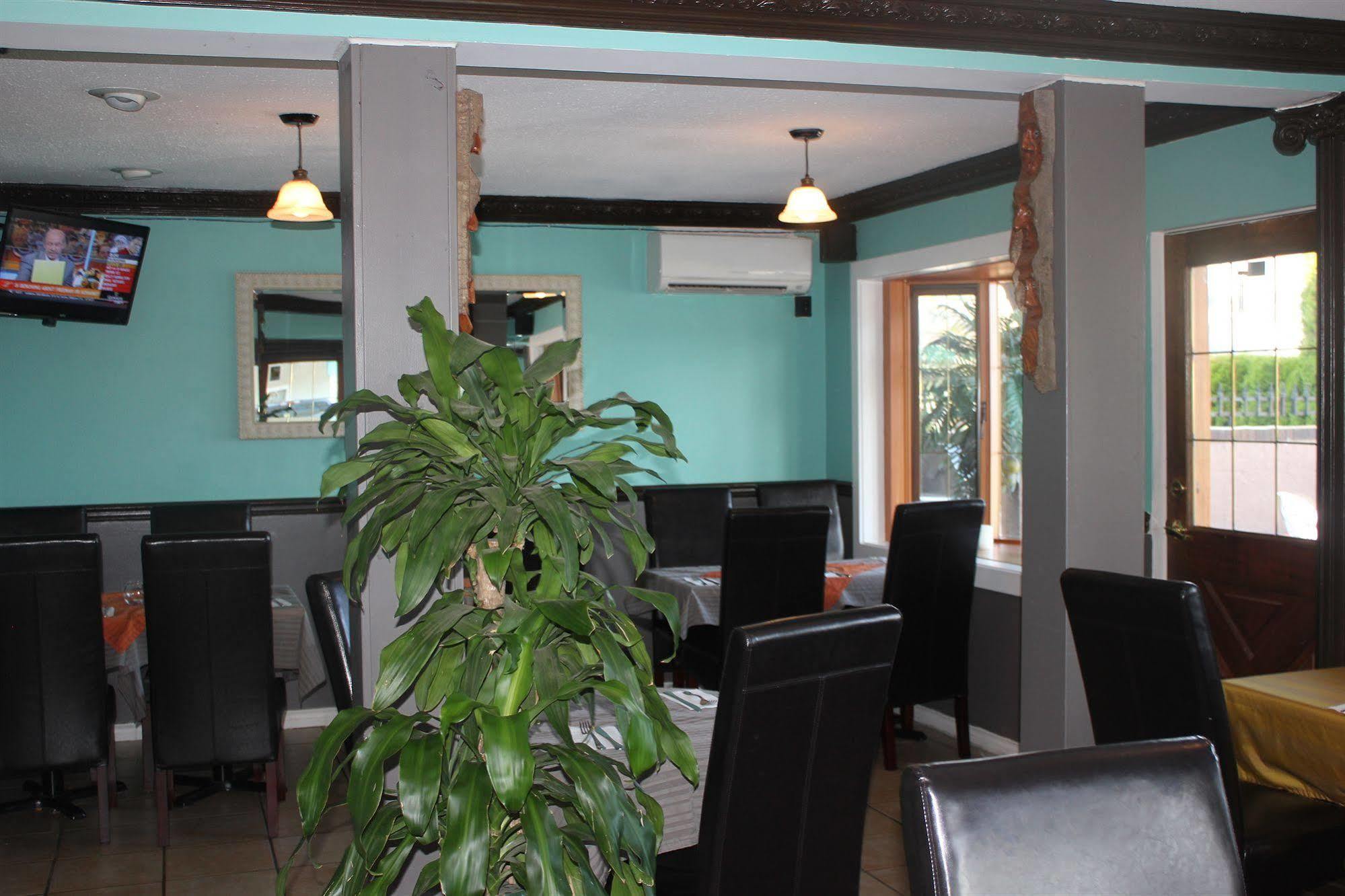 Tiki Shores Inn & Suites Pentiction Zewnętrze zdjęcie