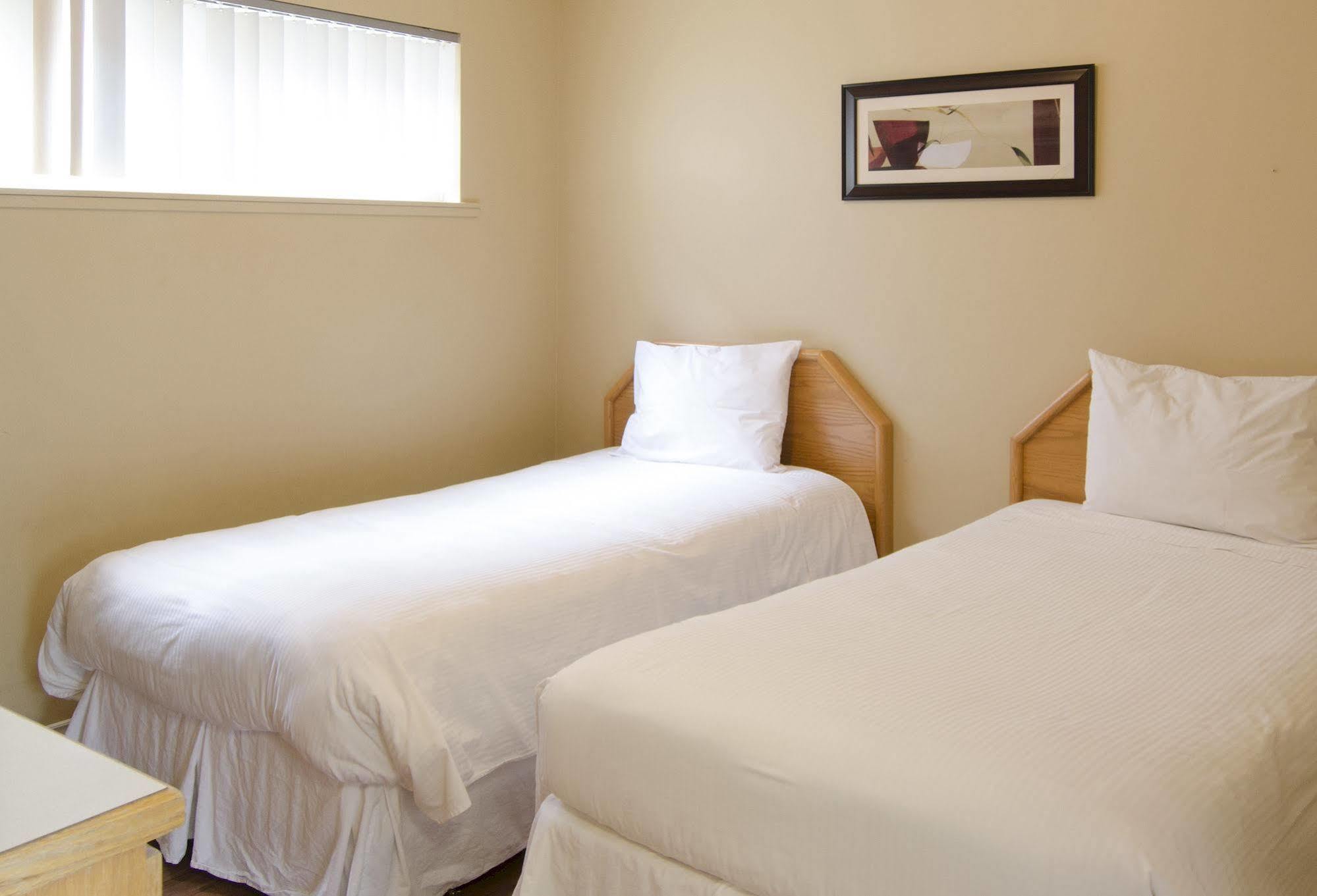 Tiki Shores Inn & Suites Pentiction Zewnętrze zdjęcie