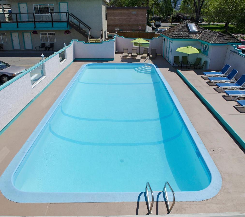 Tiki Shores Inn & Suites Pentiction Zewnętrze zdjęcie